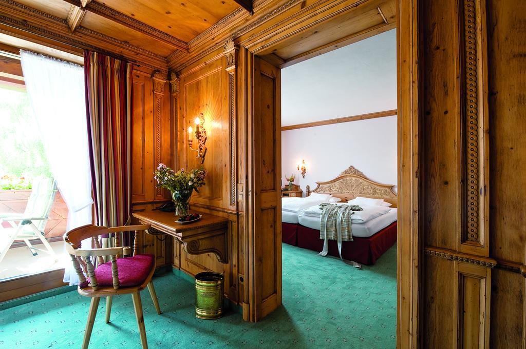 Parkhotel Wallgau 4 Sterne Superior Alpenjuwel Mit Spa Genuss, Golf & Wellness In Der Karwendel-Region Tradition Trifft Eleganz Im Stilvollen Rueckzugsort Camera foto