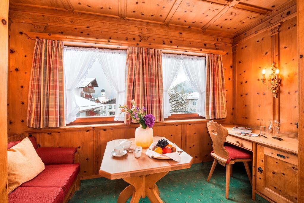 Parkhotel Wallgau 4 Sterne Superior Alpenjuwel Mit Spa Genuss, Golf & Wellness In Der Karwendel-Region Tradition Trifft Eleganz Im Stilvollen Rueckzugsort Esterno foto